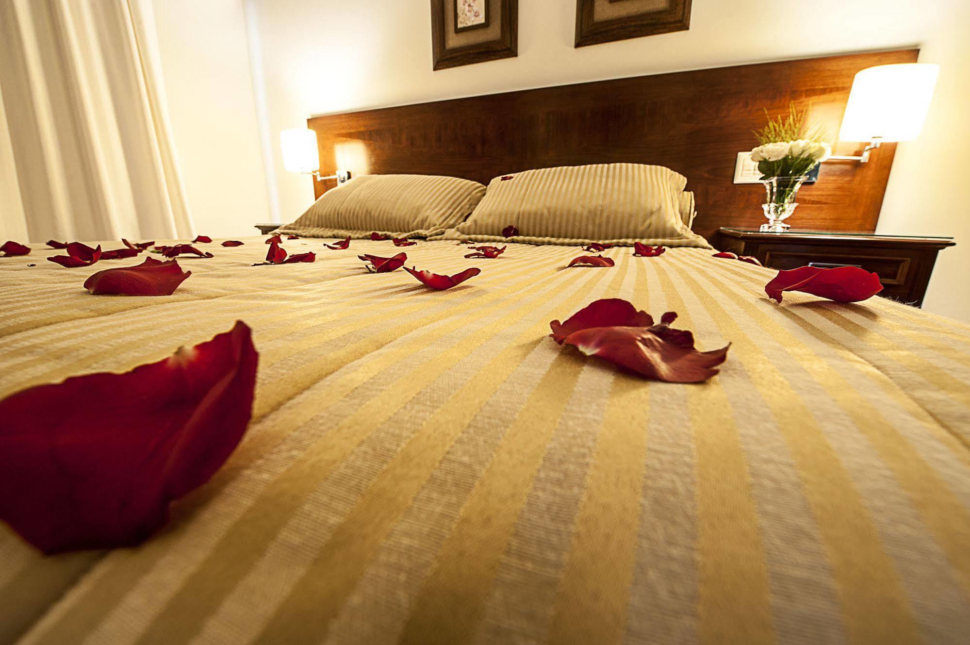 קטנדובה Reisper Palace Hotel מראה חיצוני תמונה