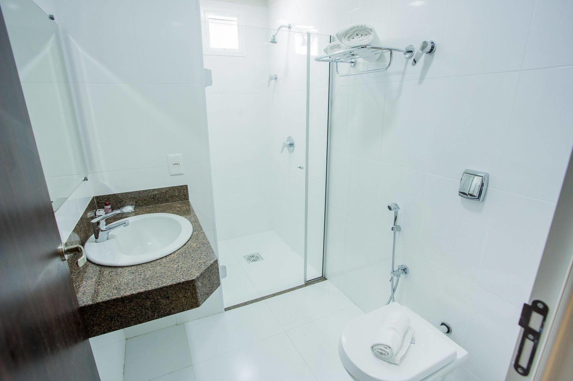 קטנדובה Reisper Palace Hotel מראה חיצוני תמונה