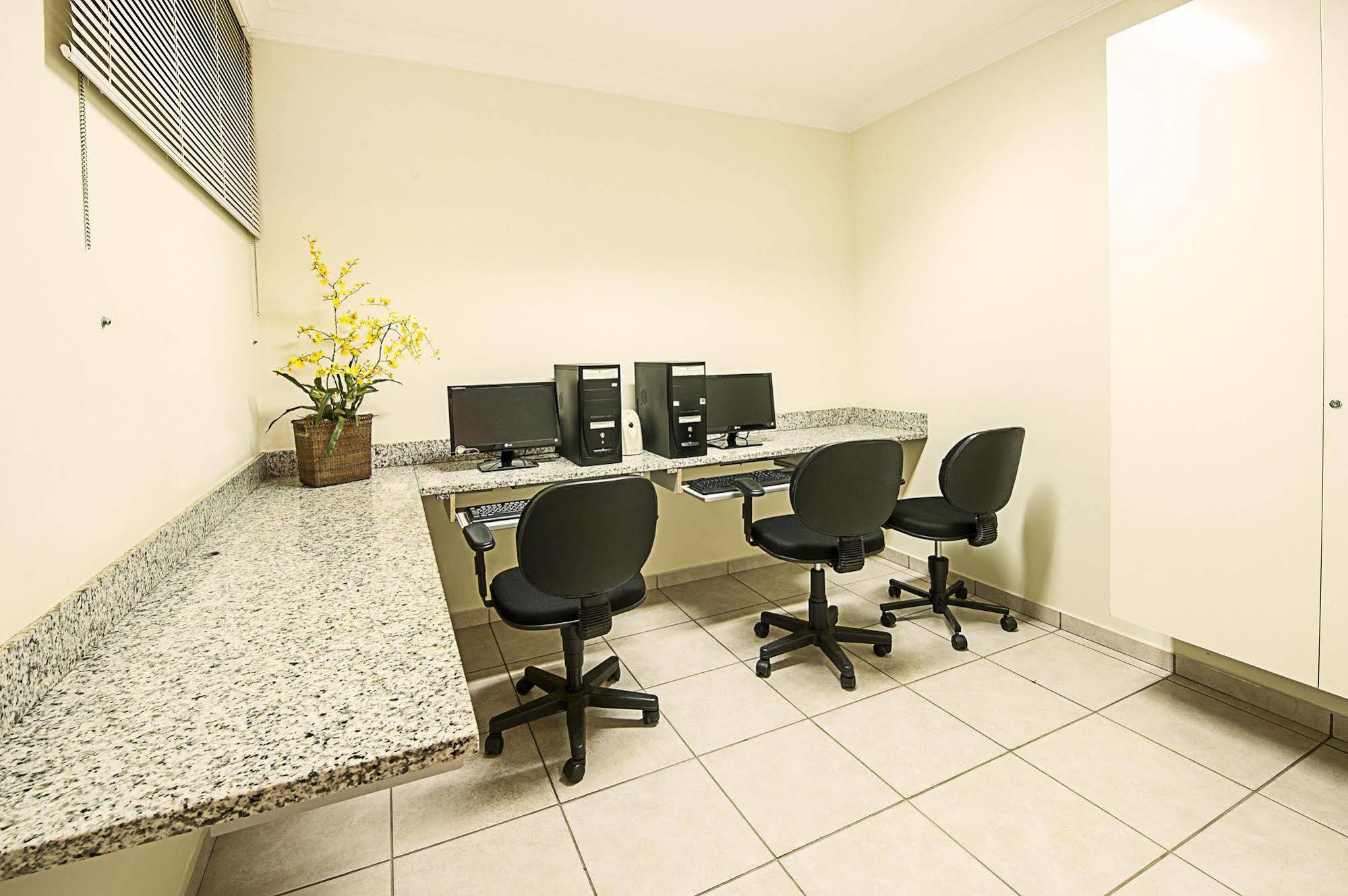 קטנדובה Reisper Palace Hotel מראה חיצוני תמונה